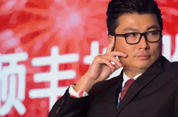 马卡：对阵秘鲁赛后杜兰大闹更衣室，并疑似对J罗动手